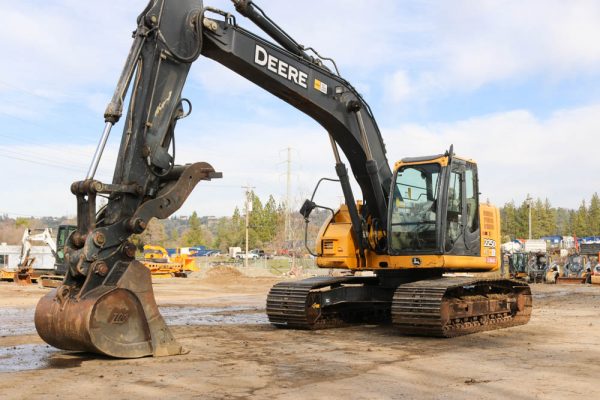 2012_DEERE_225D_EXCAVATOR_FOR_SALE